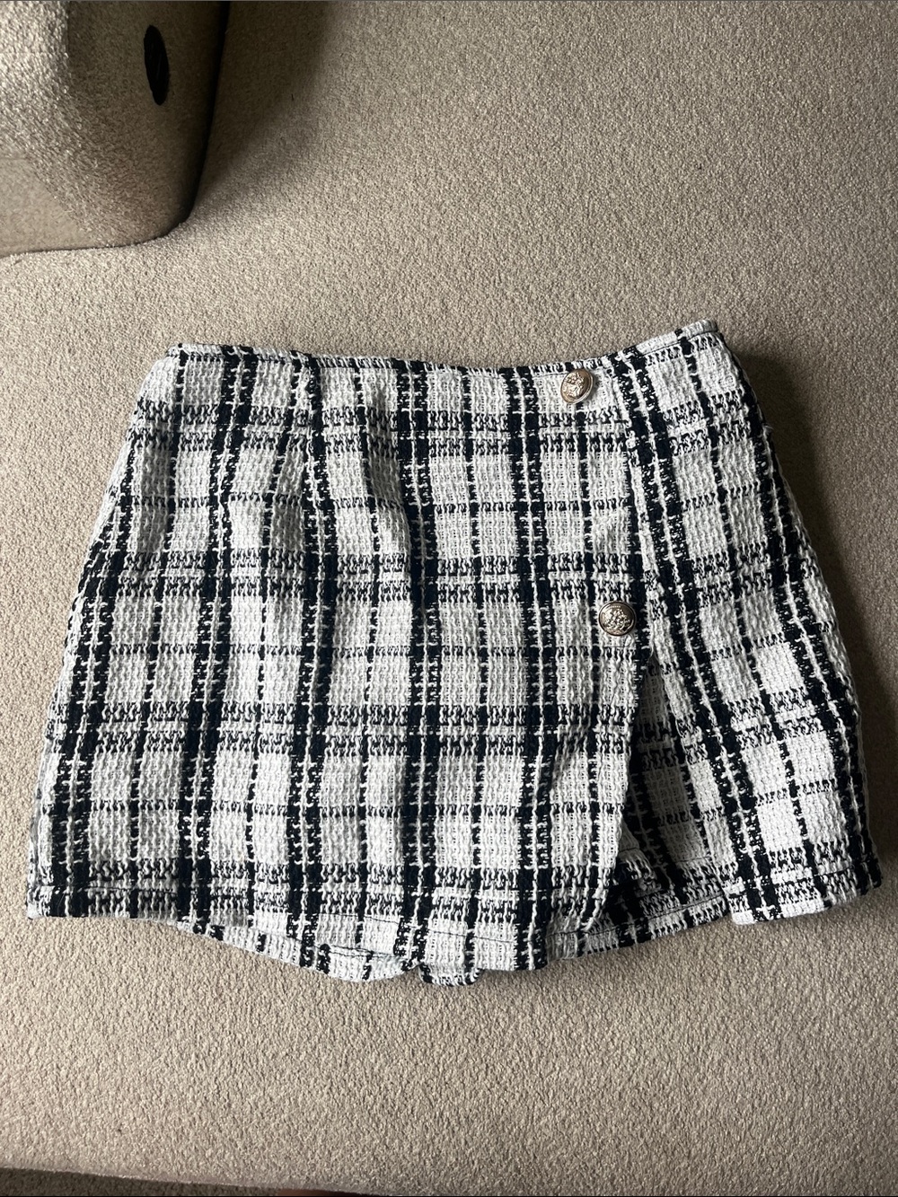 SHEIN Black and White Plaid Tweed Mini Skirt with Buttons